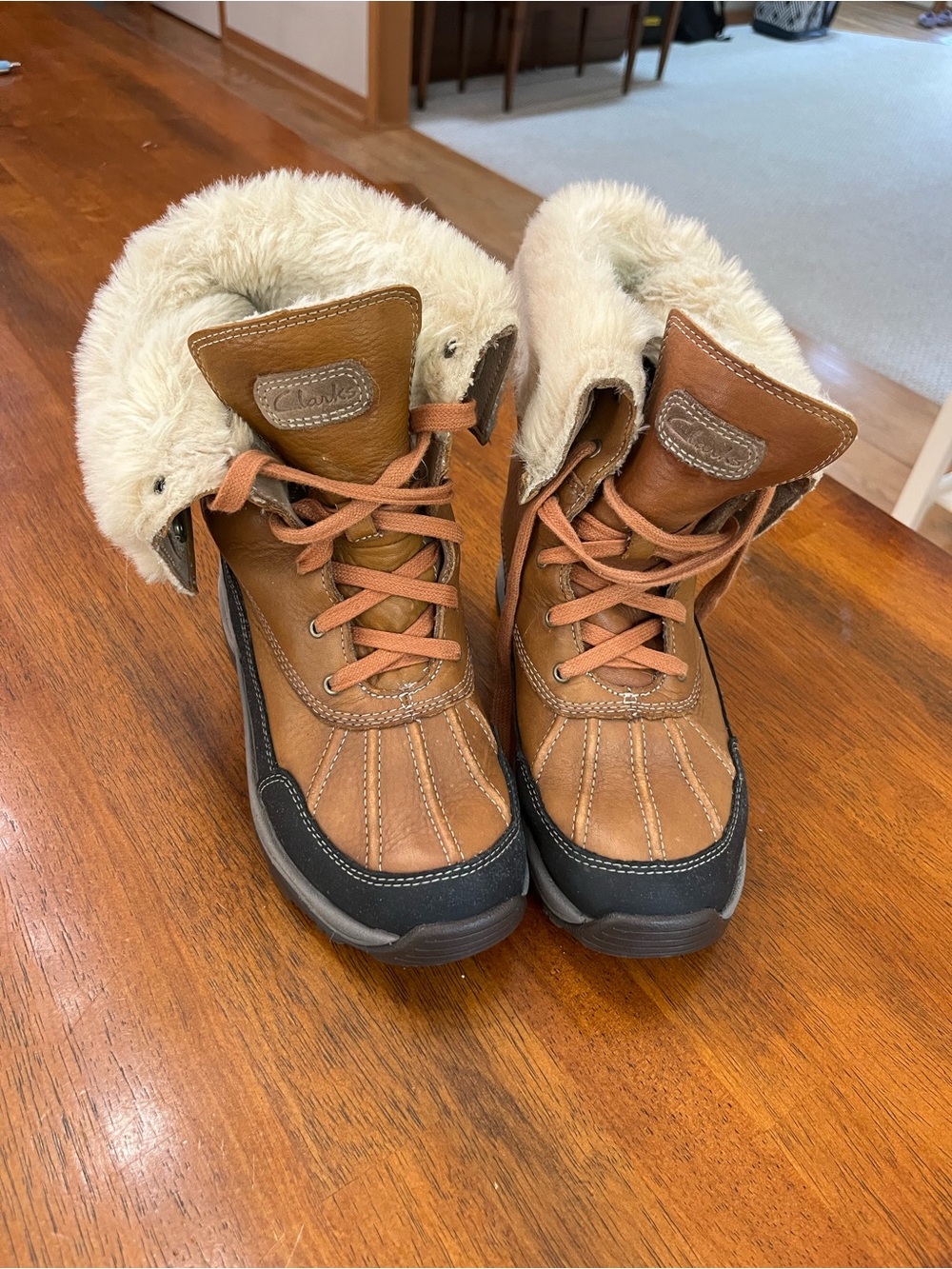 Clarks Tan Leather Lace-Up Fur-Cuff Boots